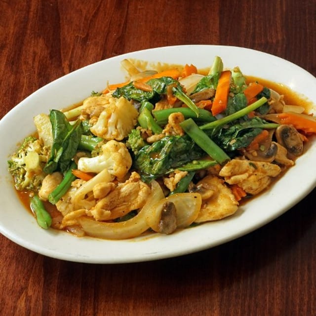 Pad Nam Sriracha.